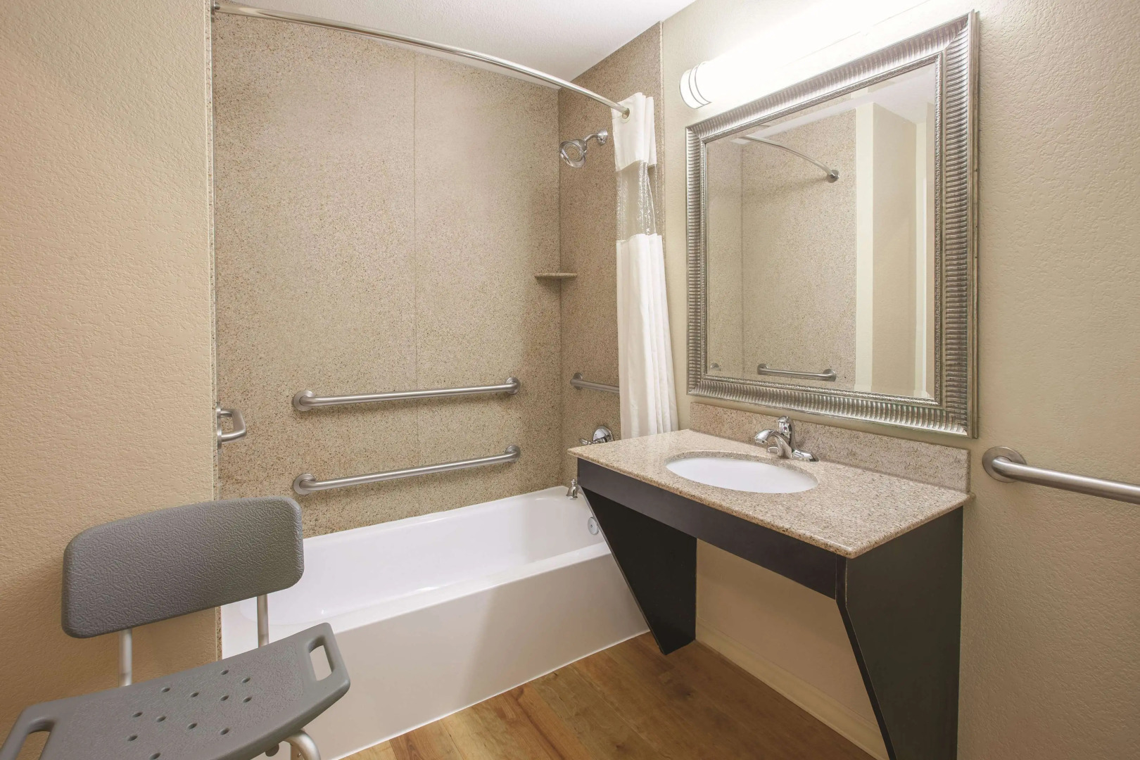 La Quinta Inn & Suites by Wyndham Garland Harbor Point