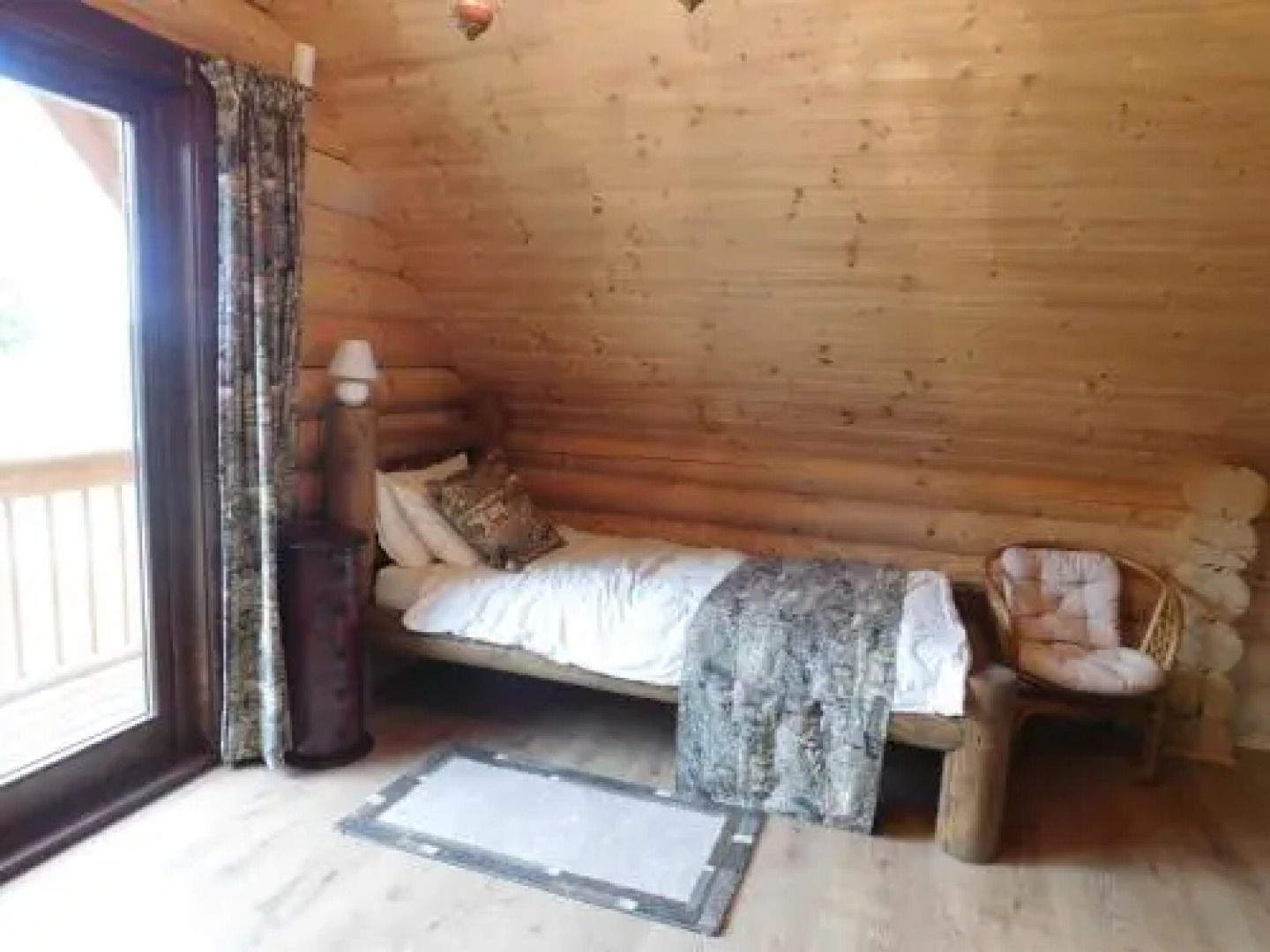 Holden Log House Gyarmat