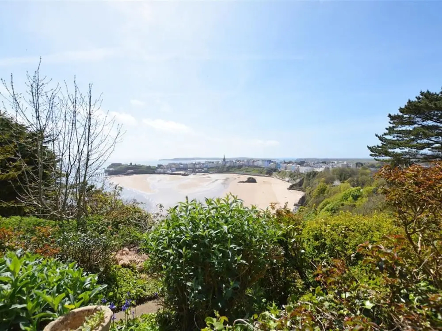 Modern Apartment in Tenby With Swimming Pool