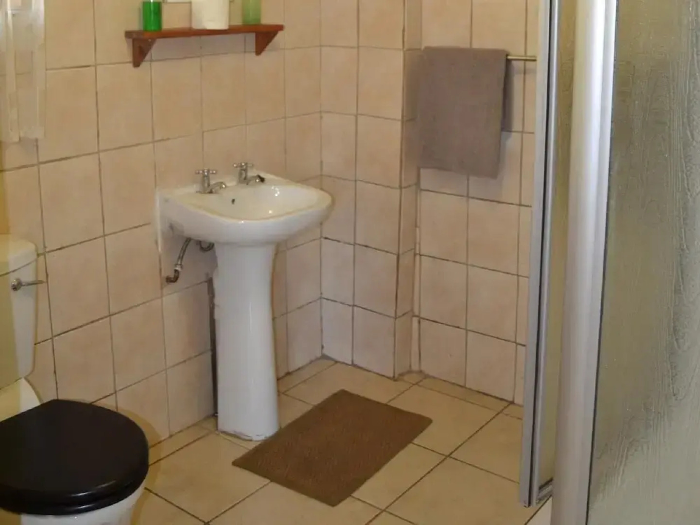 Log Cabin & Settlers Village