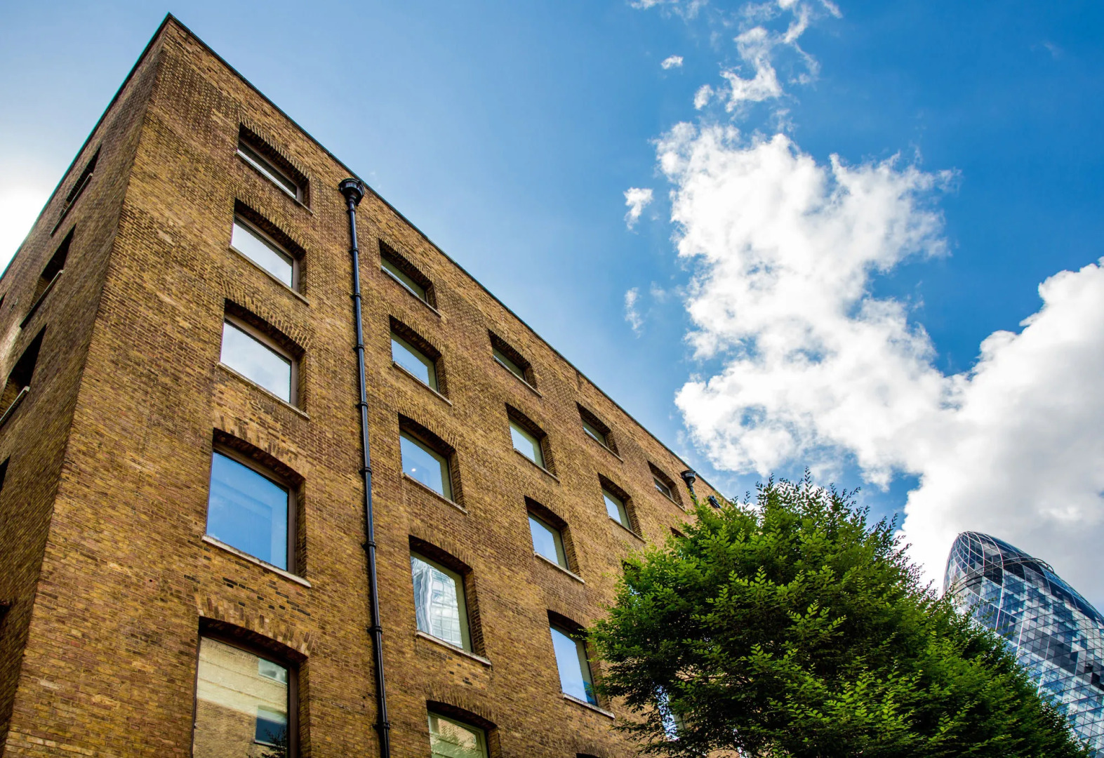 Devonshire Club & Hotel