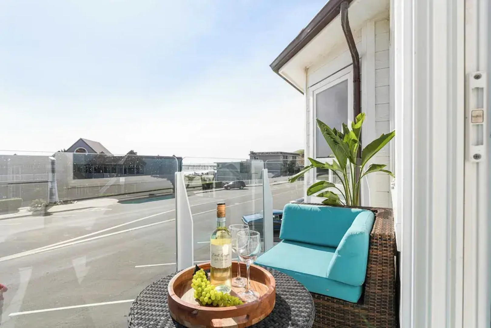 7 Cayucan Bungalows by Avantstay Close to Beach + Ocean Views Sleeps 36