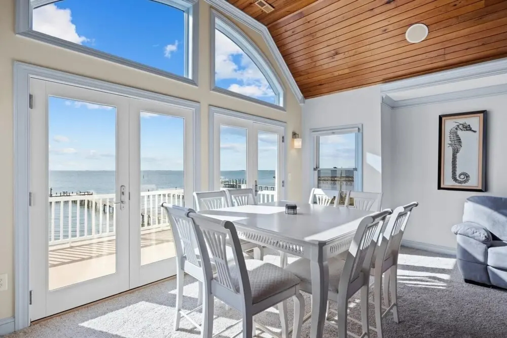 The Island House 5 Bedroom Home by RedAwning