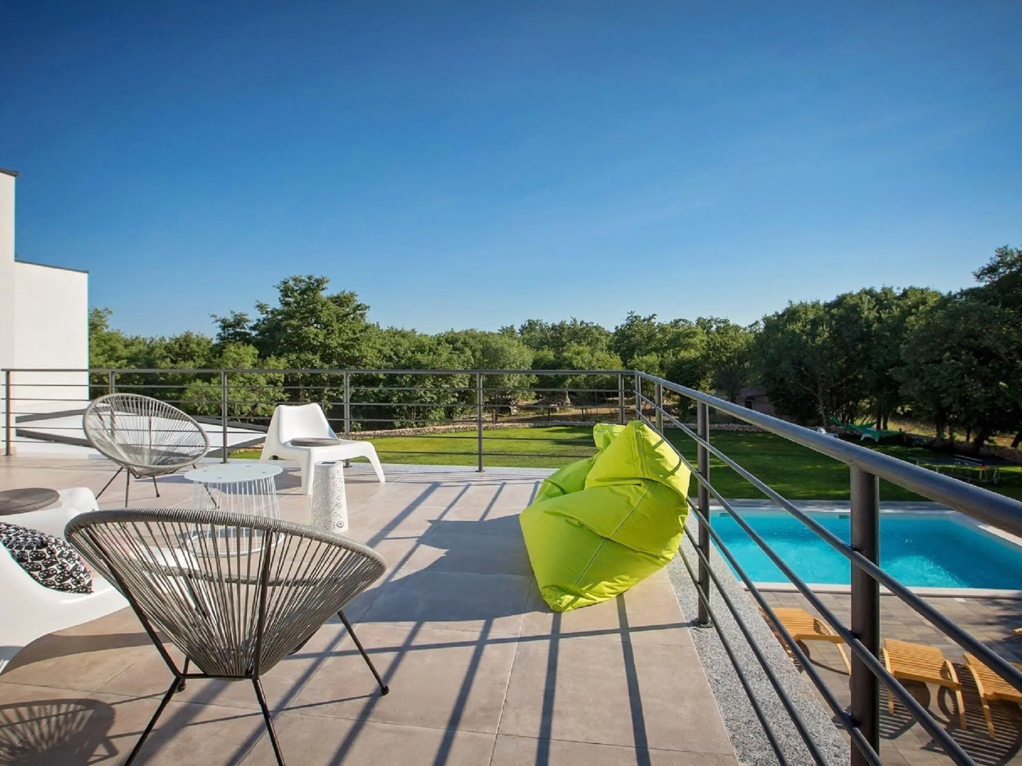 Lush Villa in Belavici with Pool & High-End Kitchen