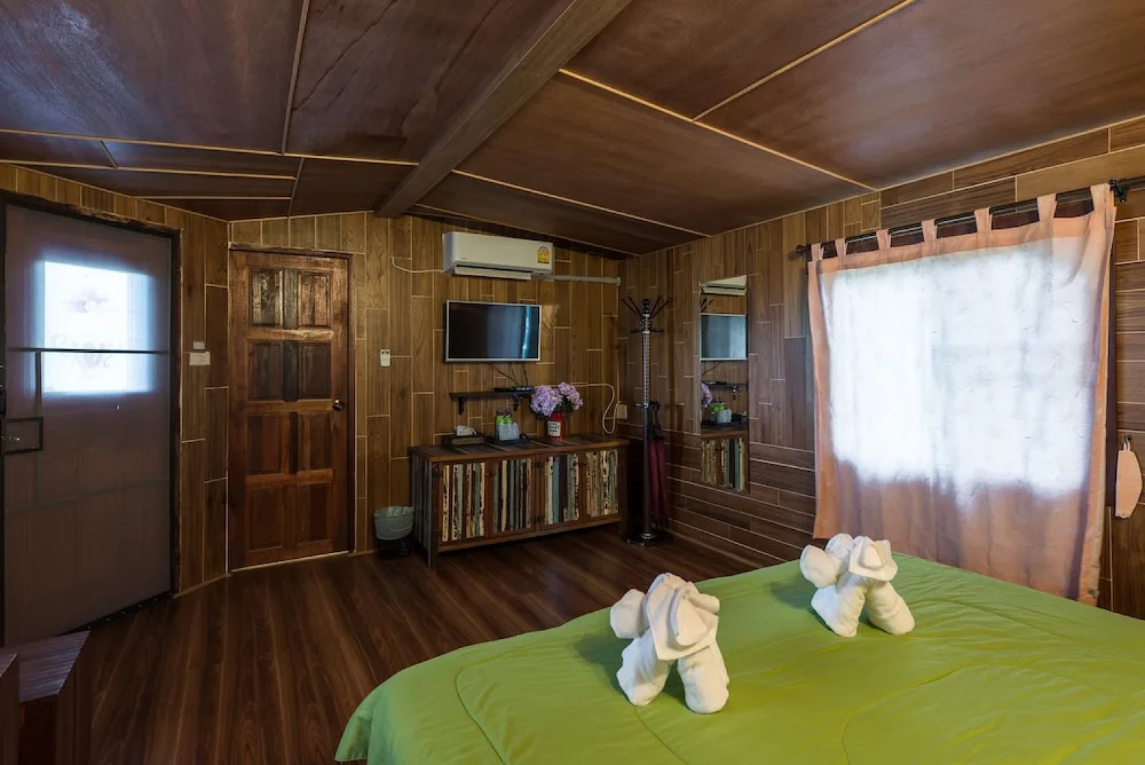 Alongkorn Farm and Resort