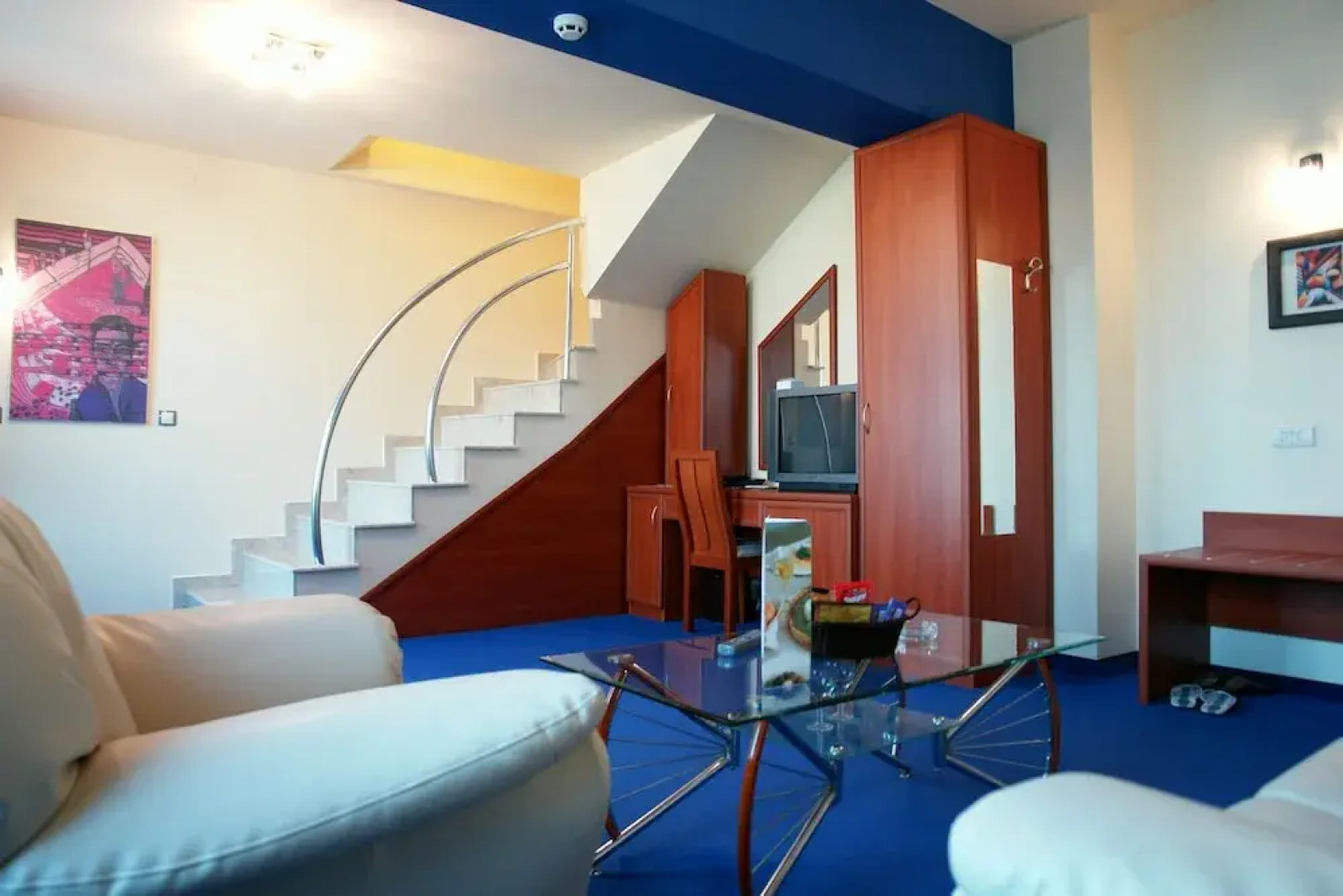 Diplomat Plaza Hotel & Resort