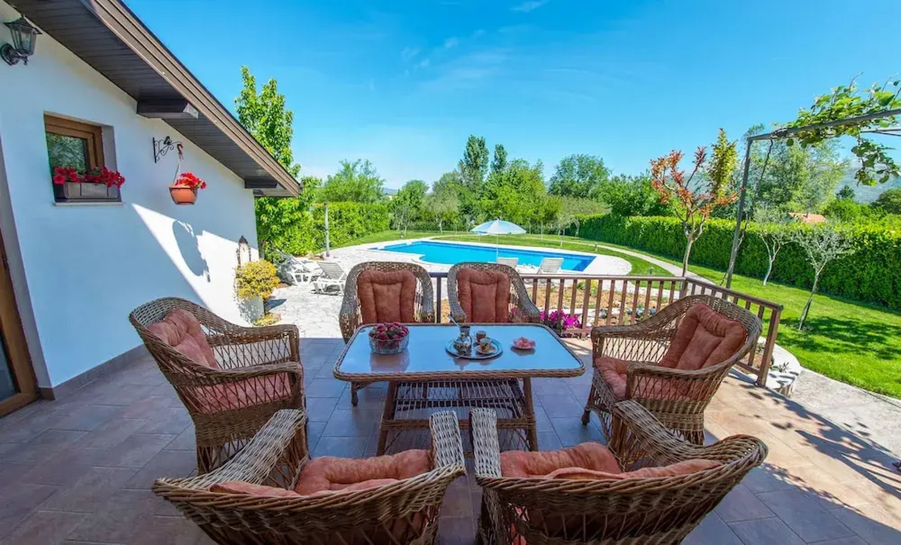 Frida Luxury Beachfront Villa