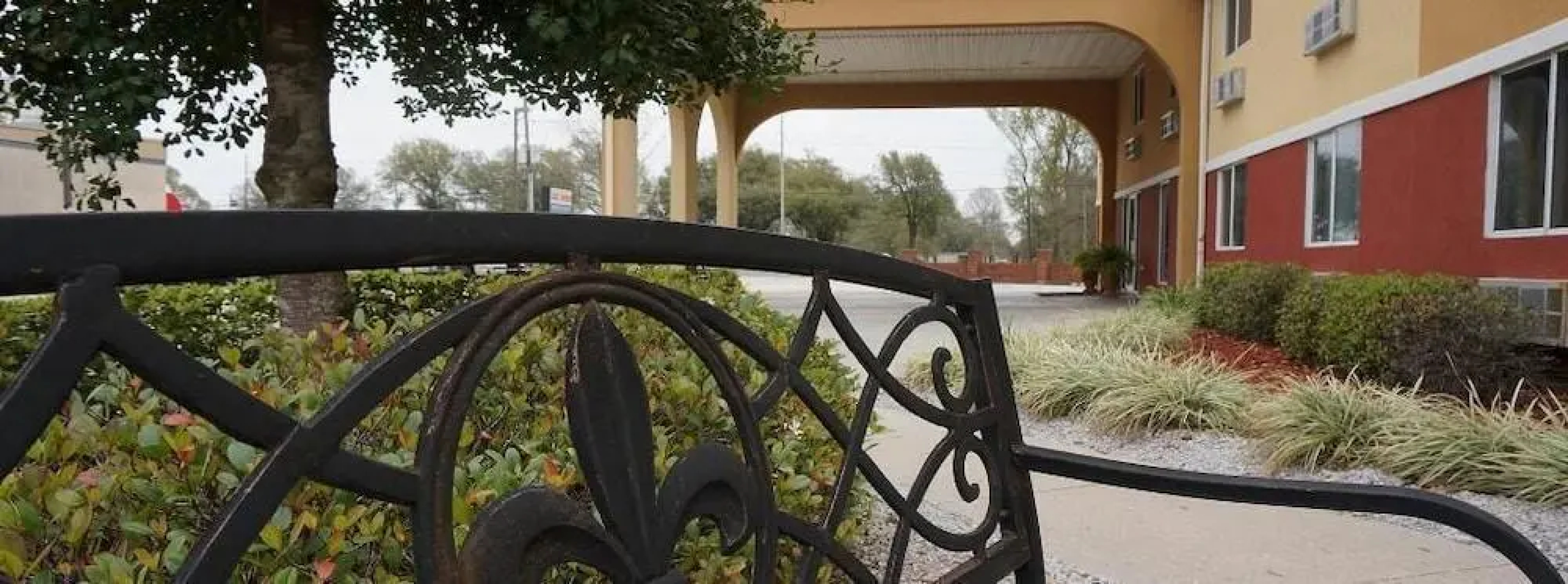 Riverside Hotel