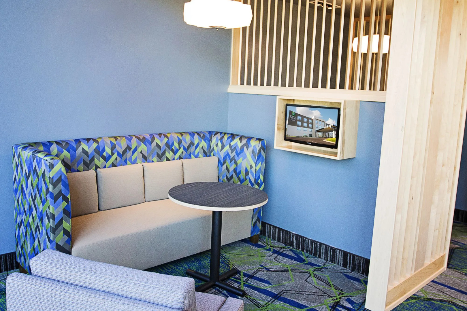 Holiday Inn Express & Suites Greenwood Mall by IHG