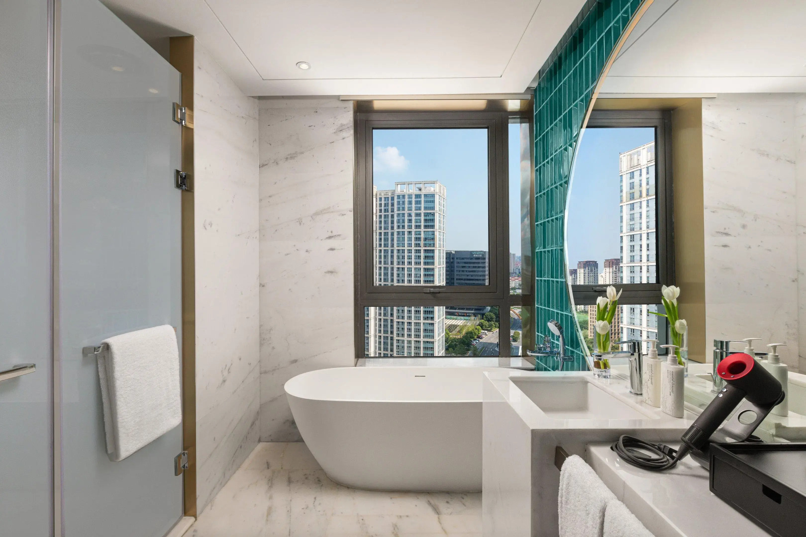 HUALUXE Shanghai Changfeng Park by IHG