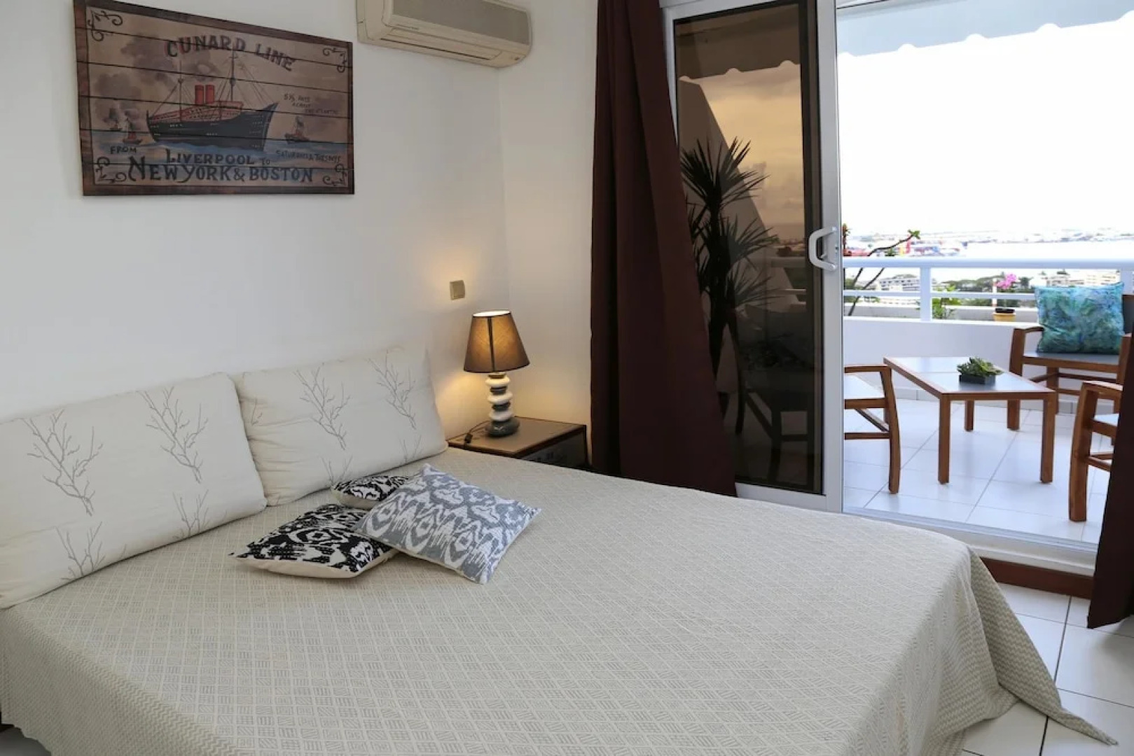 F2 Blue One Holiday home 1