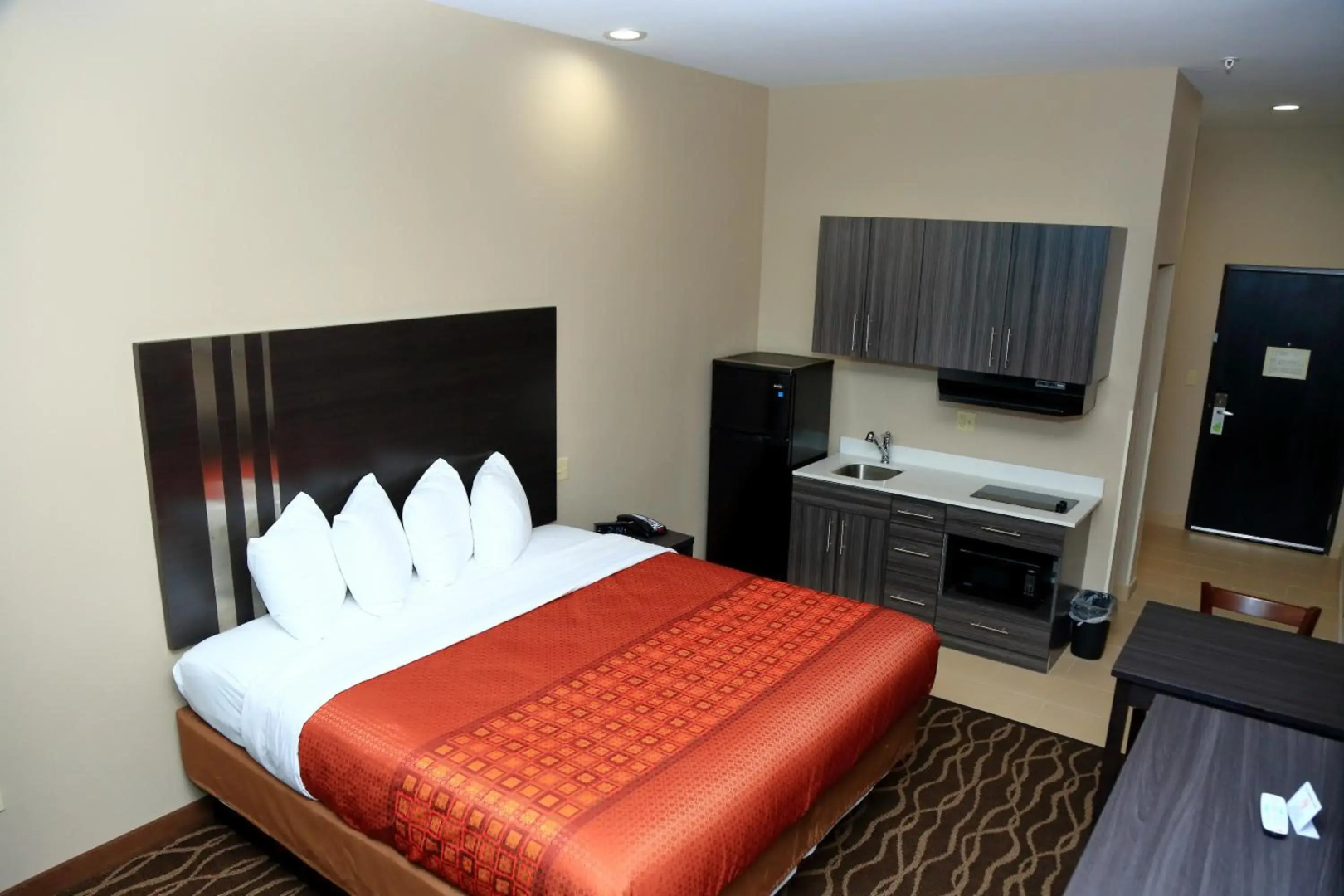 Americas Best Value Inn & Suites Prairieville