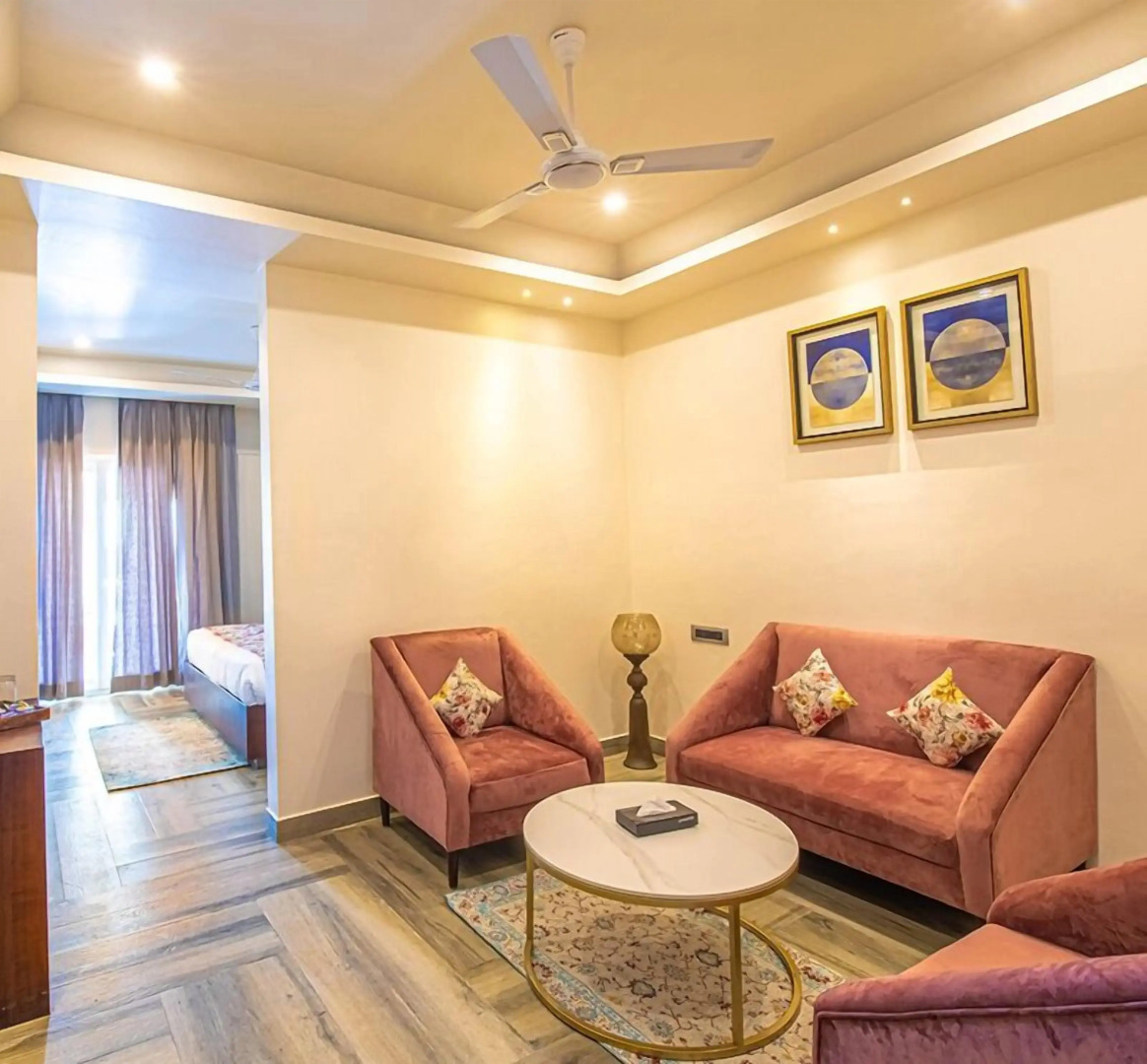 The Hotel Js Souvenir