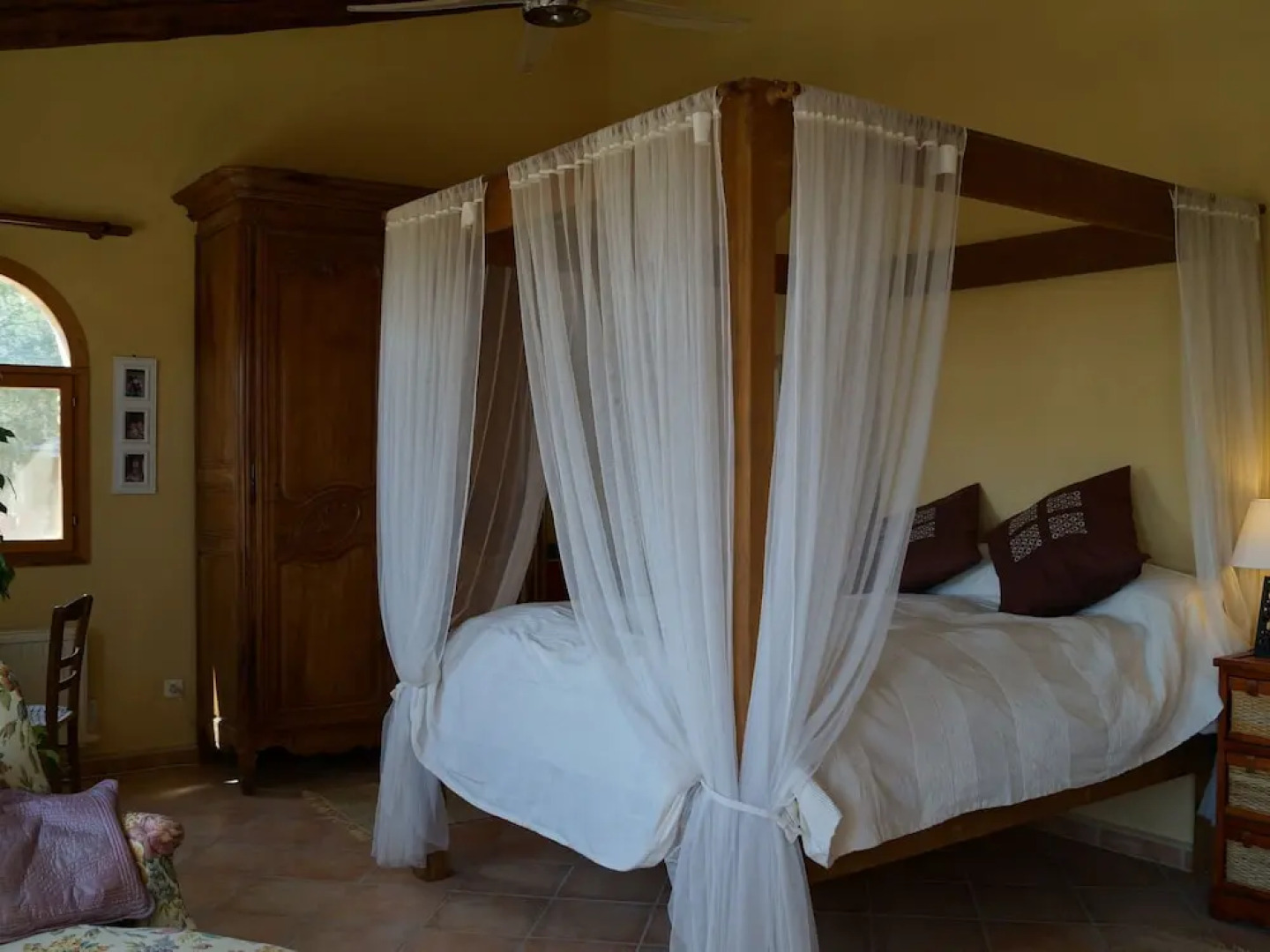 Comfortable Cottage in Renau Costa Dorada With Roofed Patio