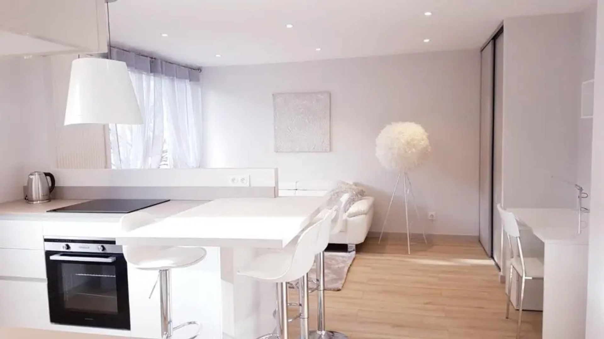 Le White Cosy à 5 minutes du Lac avec parking privatif gratuit