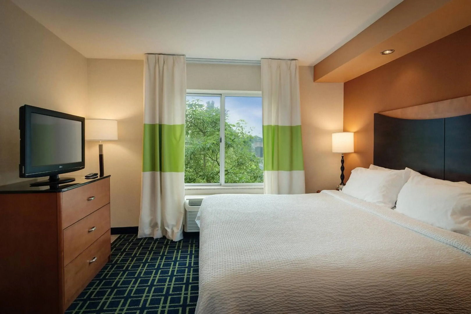 Fairfield Inn & Suites Hartford Airport