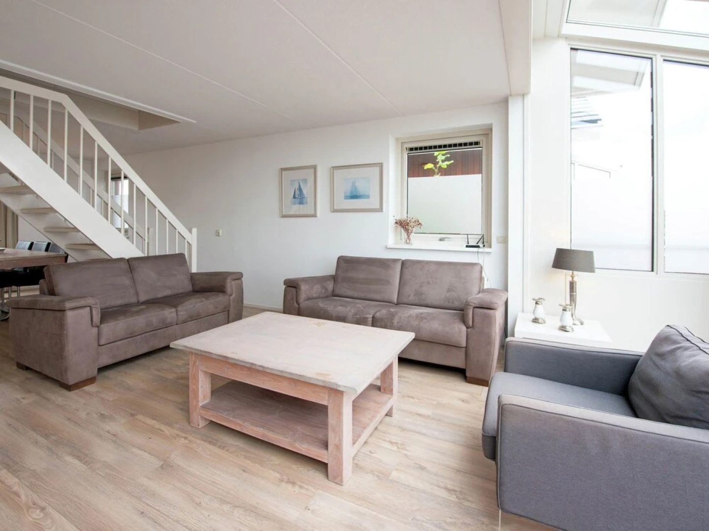 Tidy apartment with dishwasher, close to Amsterdam