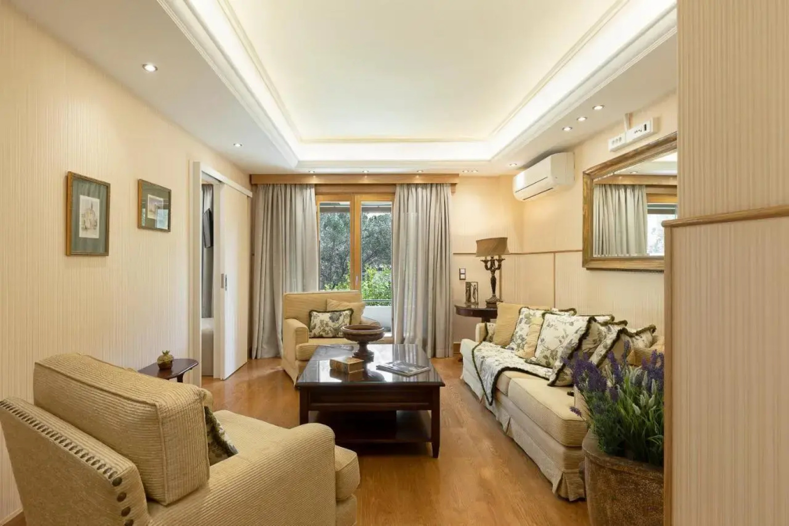 Vouliagmeni's Elegance by Acropolis Suites