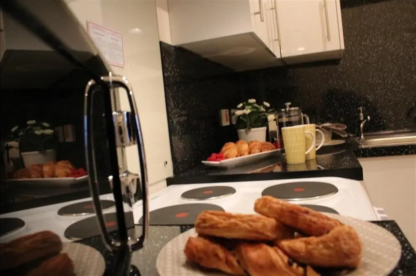 The Eisteddfod - Berwyn House - Central Wrexham - Sleeps Up To 5