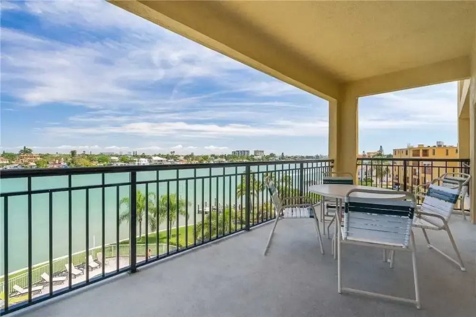 310 - Palms of Treasure Island