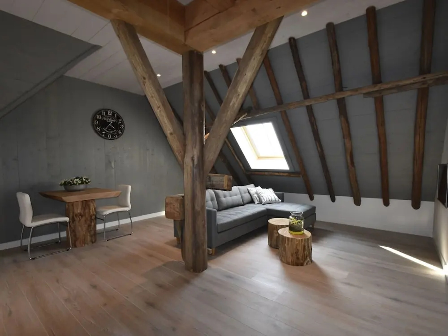 Spacious 2 Person Apartment On The Coast Of Noord Holland Province