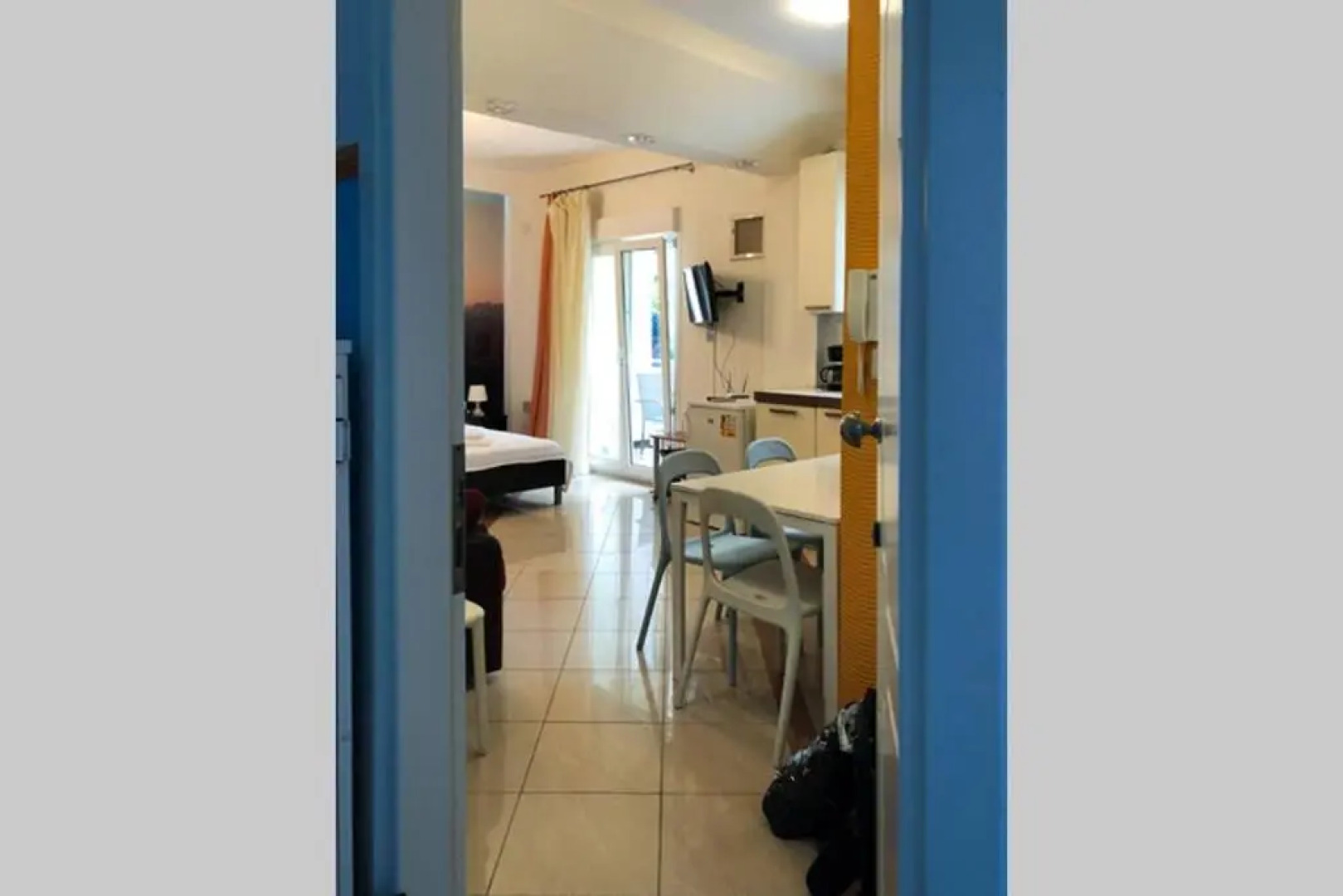 Cozy Studio Near the Beach