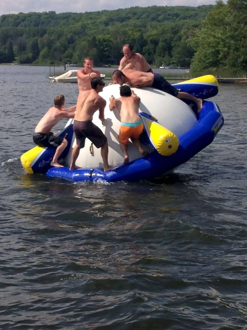 Colonial Bay Motel and Cottages