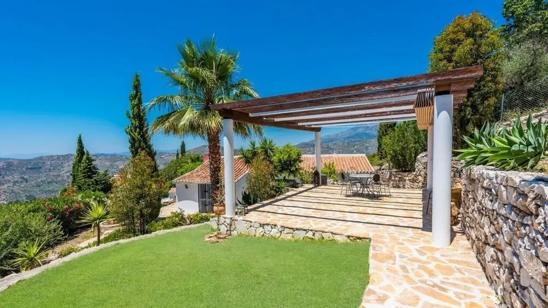 Casa Rural Cómpeta Piscina Barbacoa y Vista