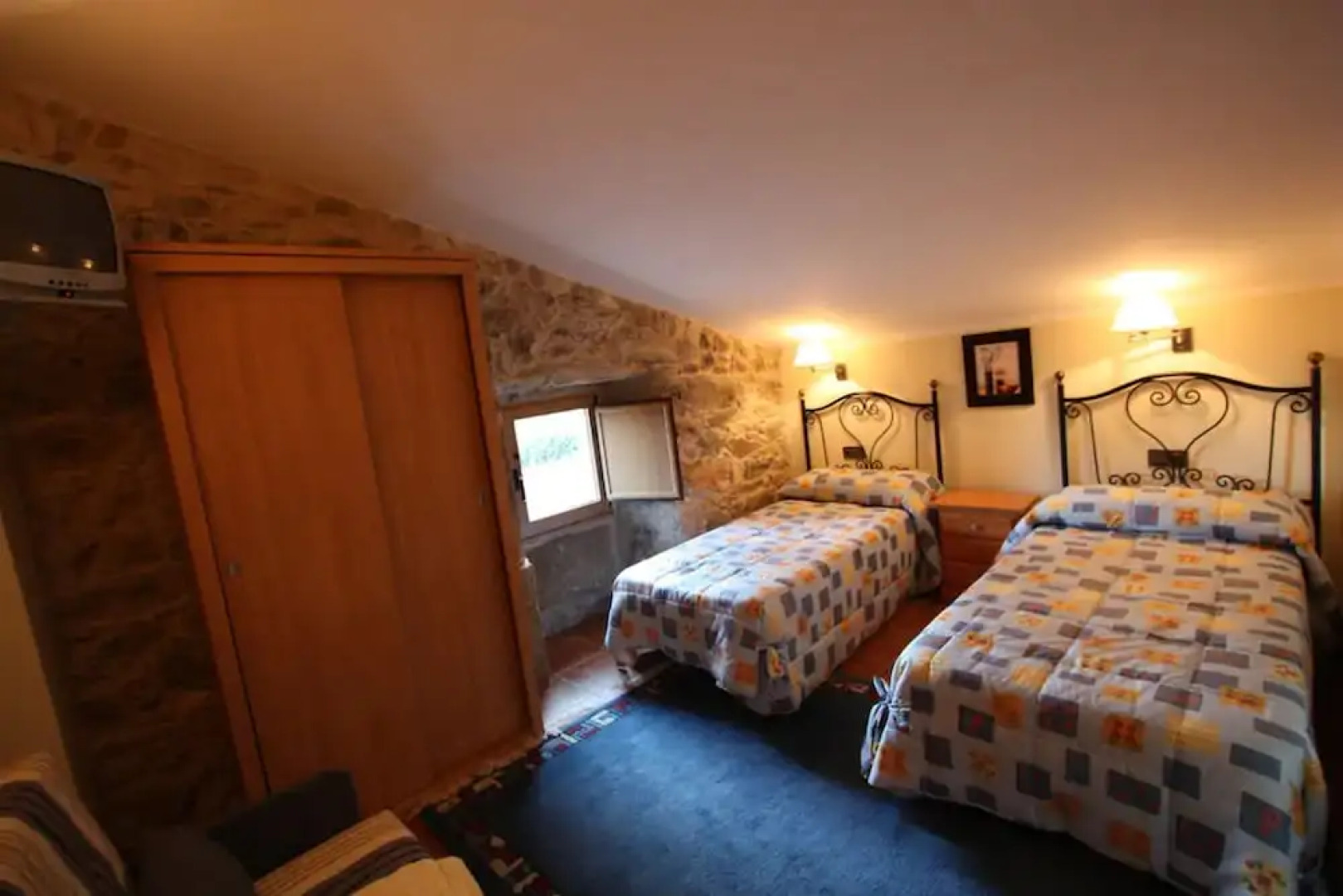 House - 5 Bedrooms - 107654