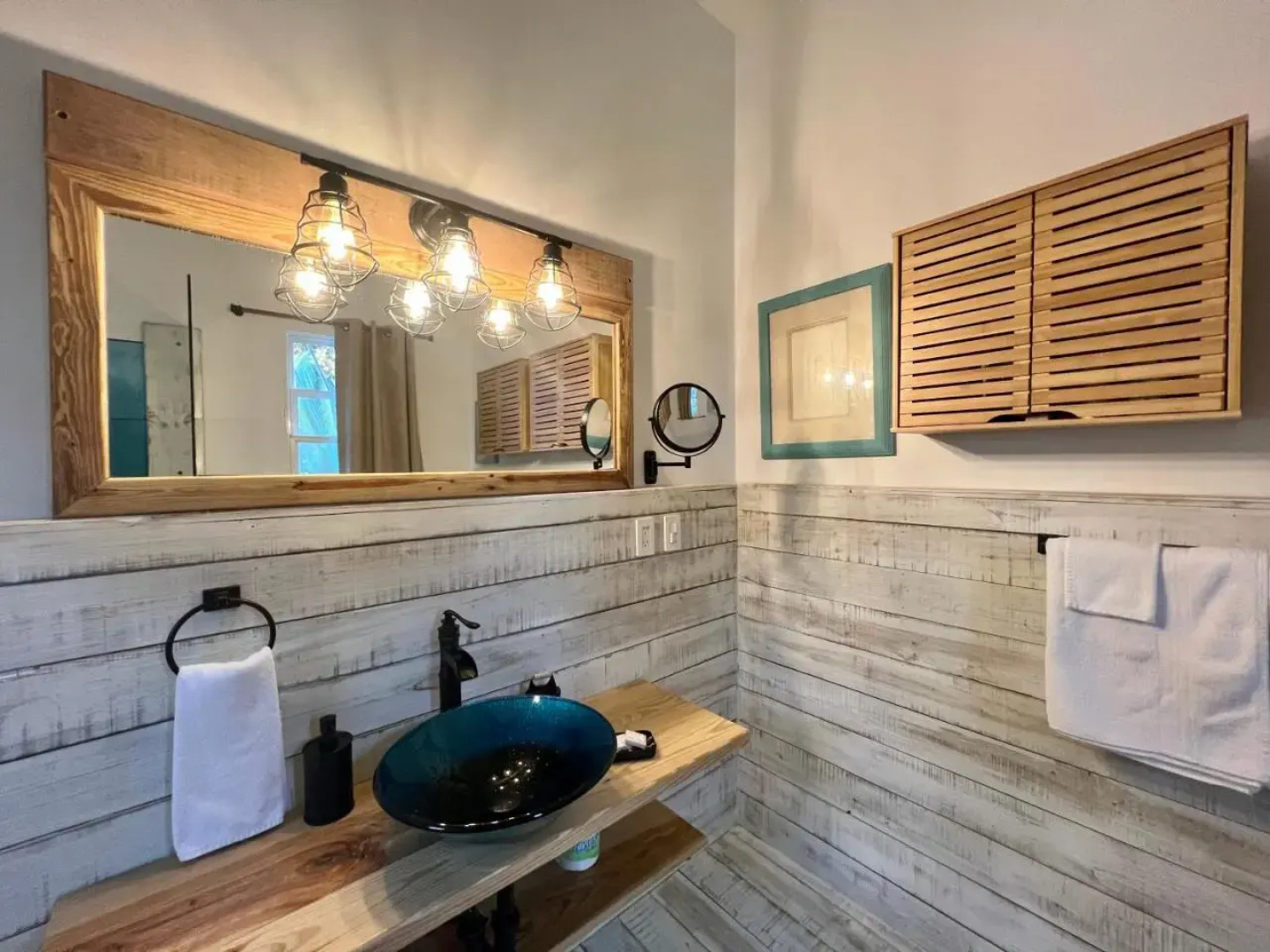 Kokomo Beach Suites