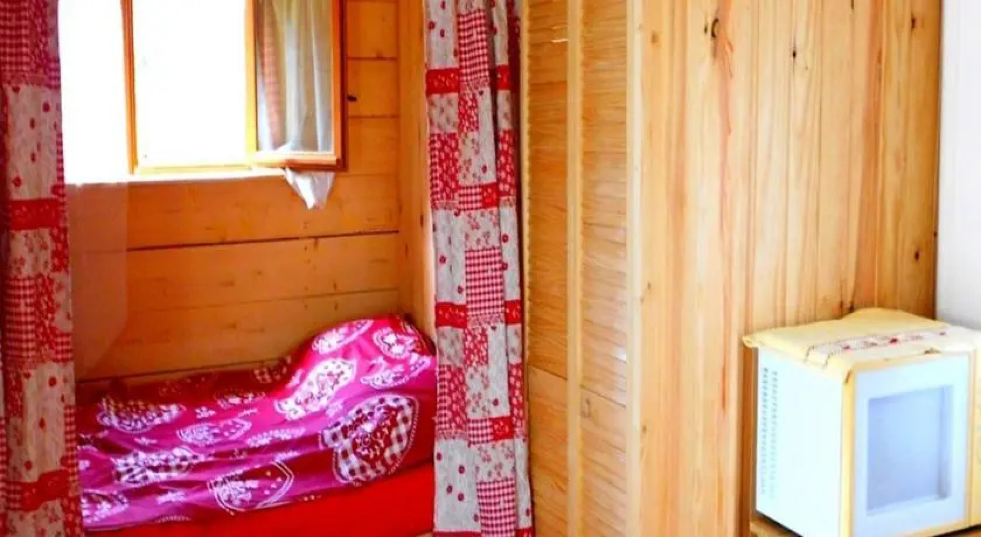 Roulotte "La Montmine"