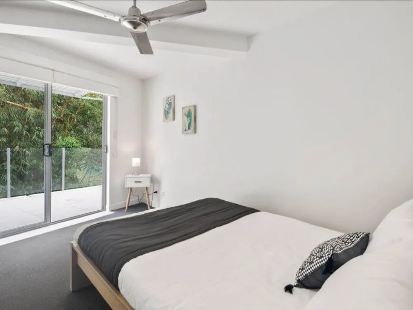 Luxury Townhouse 250m to the Beach