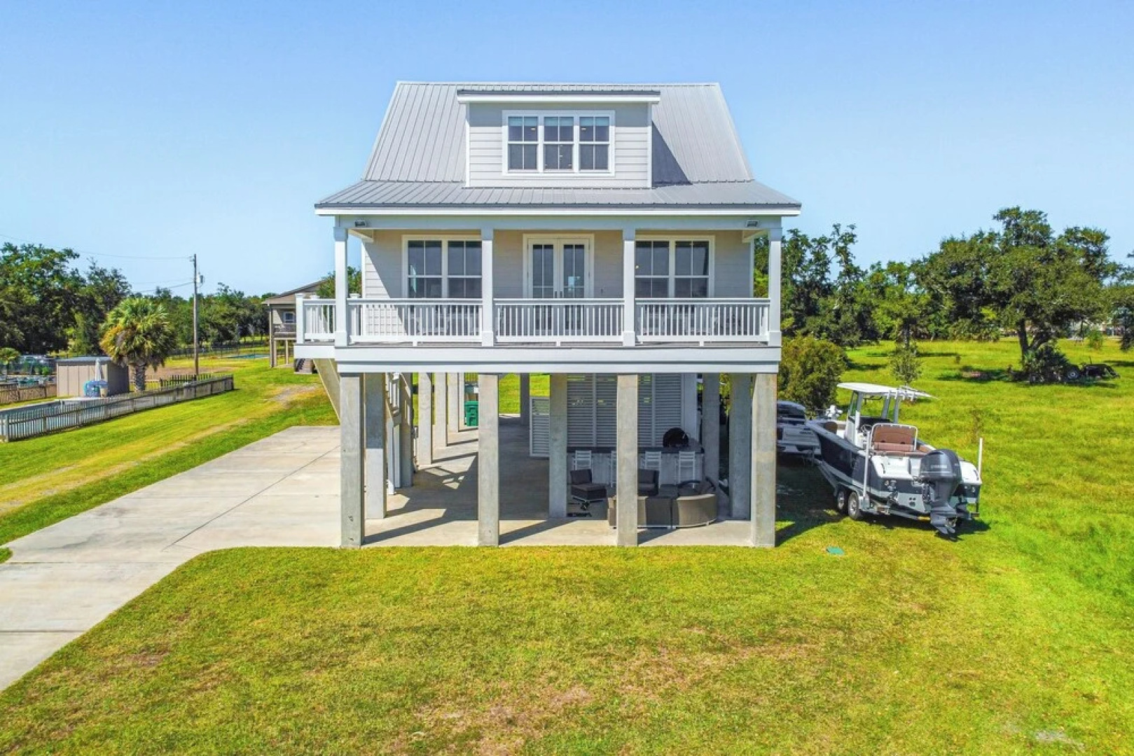 Walk to Beach: Oceanfront Home w/ Outdoor Kitchen