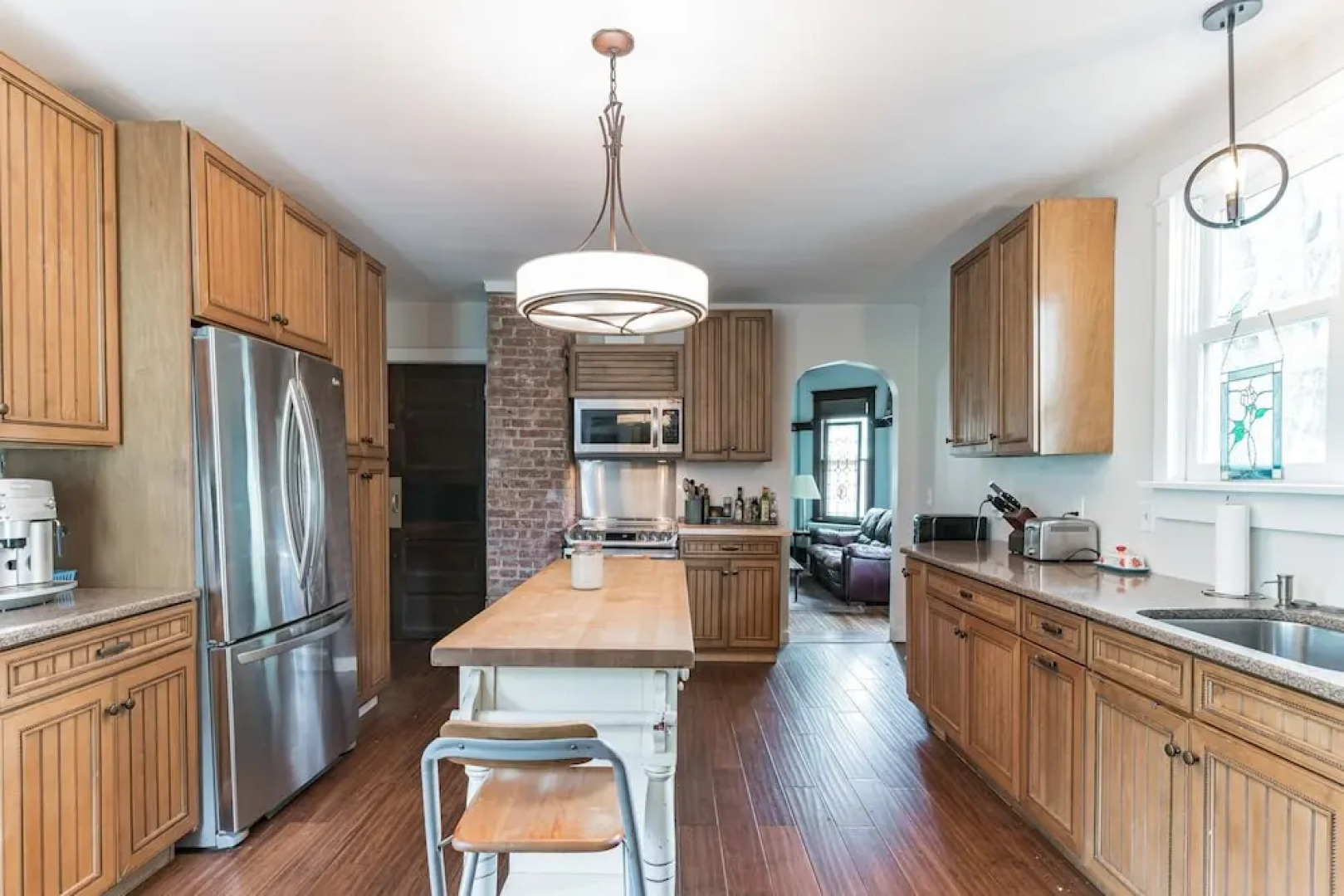 Spacious Victorian Home With Mountain Views And Lots Of Fun Extras!! 5 Bedroom Farmhouse by RedAwning