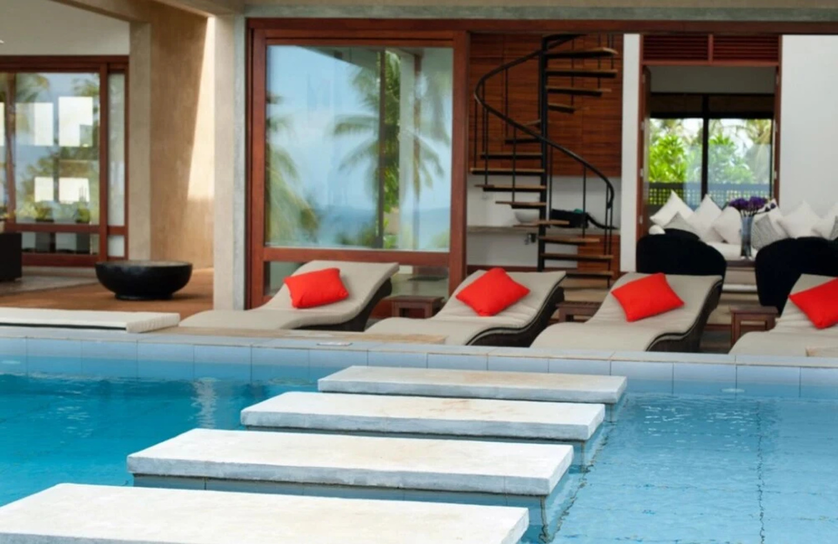 Modern Beach Villa With Roof Terrace