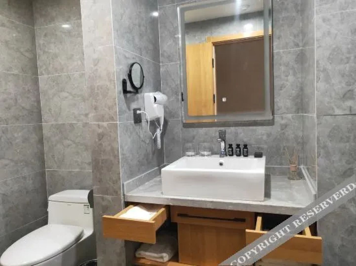 Impression Cloud Gate Hotel