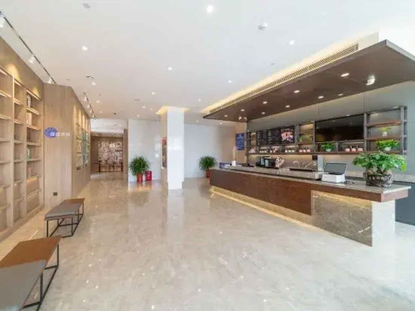 HanTing Premium Hotel (Wuhan Five Rings Sports Center Etouwan)