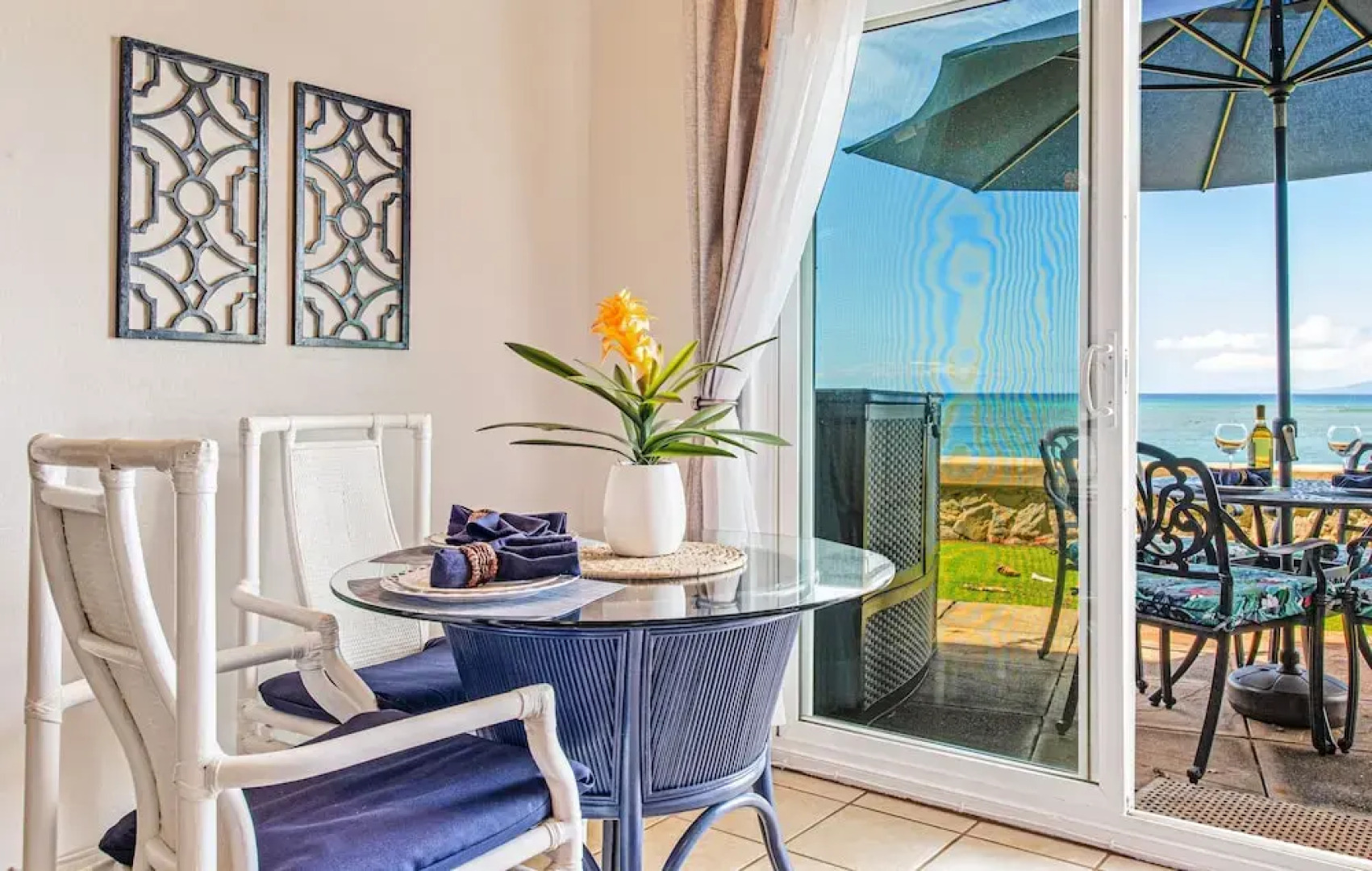 Pohailani #102 Studio Bedroom Condo by RedAwning