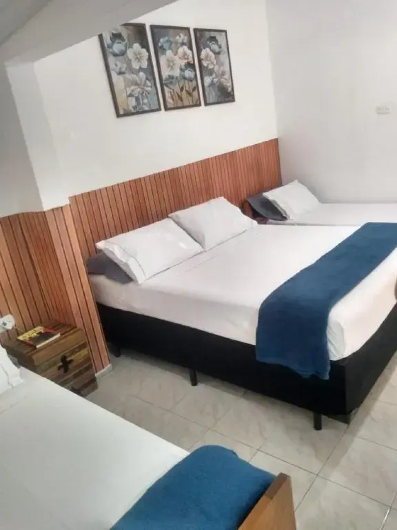 Hostel Rosa de Saron