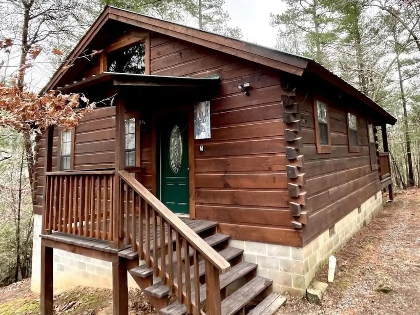 Private and Perfect! - hot tub, king bed, fireplace - dog and motorcycle friendly Studio Cabin by RedAwning