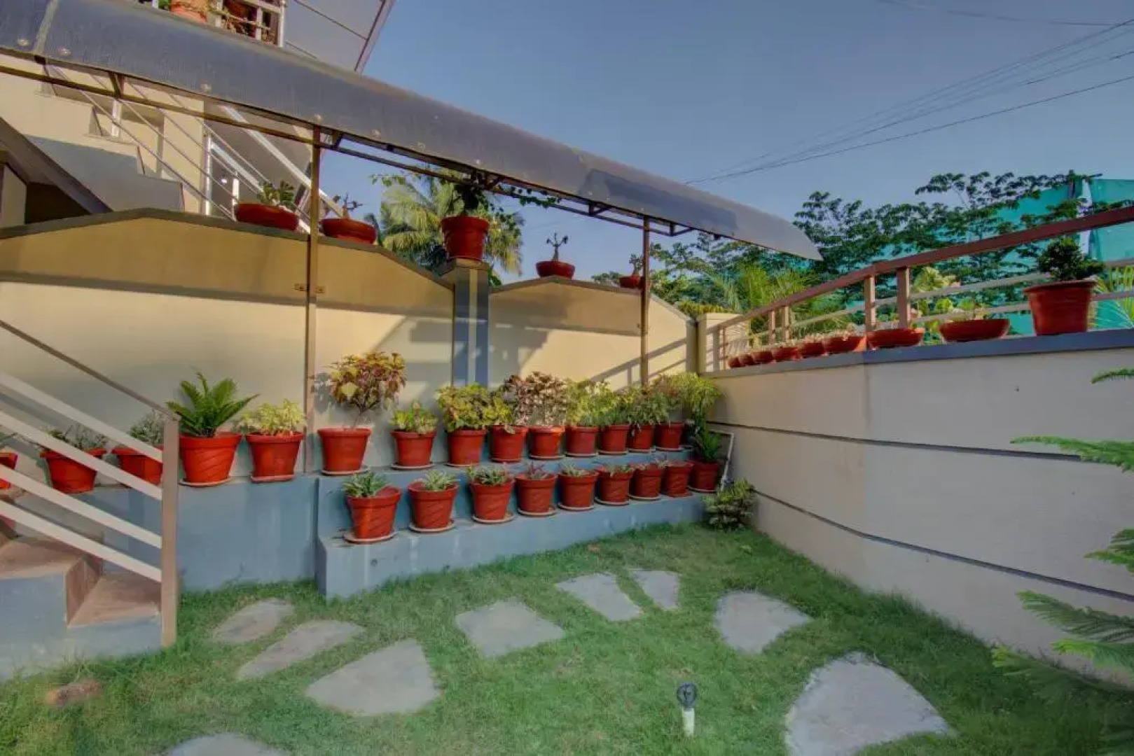 Srinikethana Home Stay with Swimming Pool