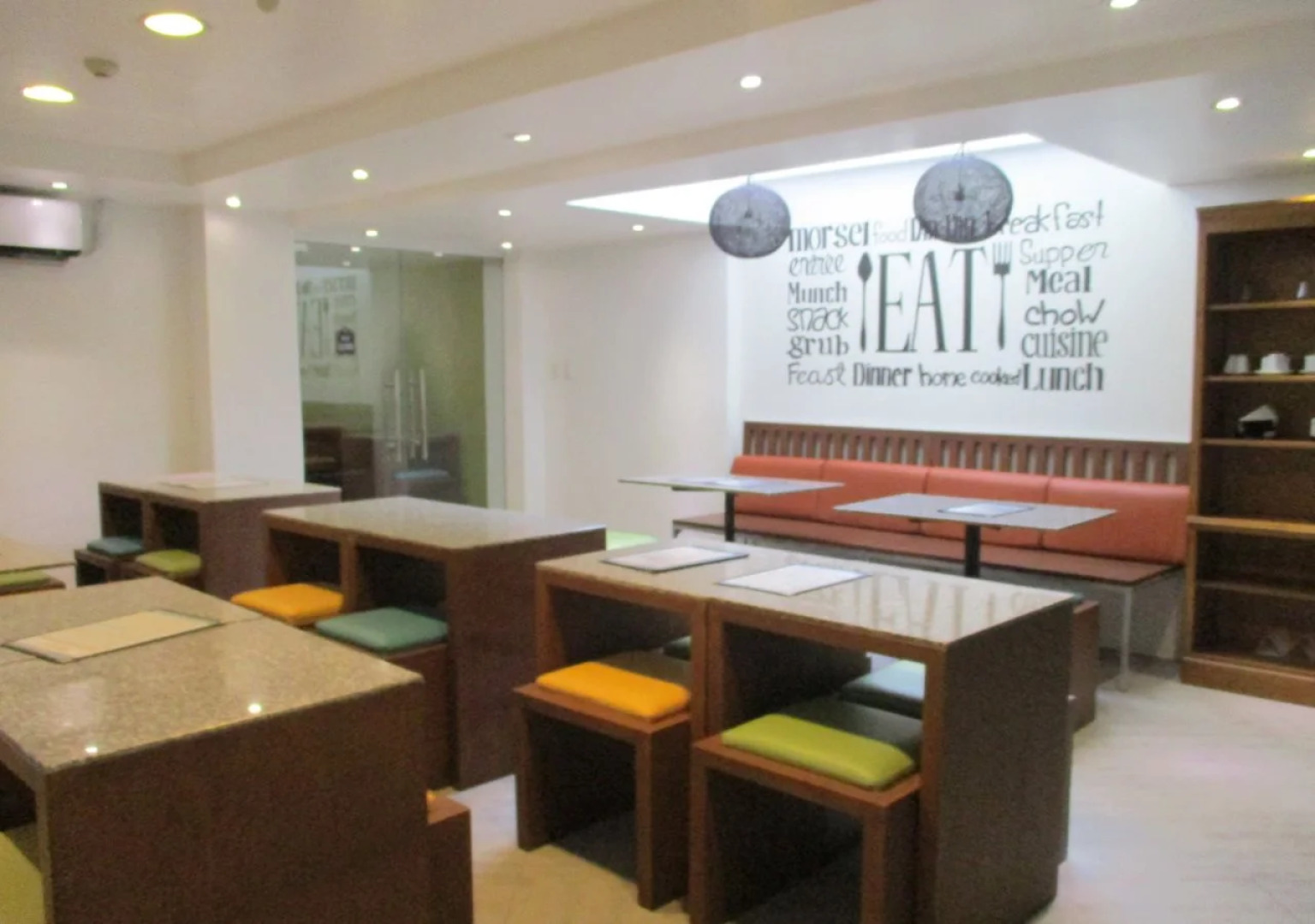 OYO 406 Royal Parc Inn & Suites