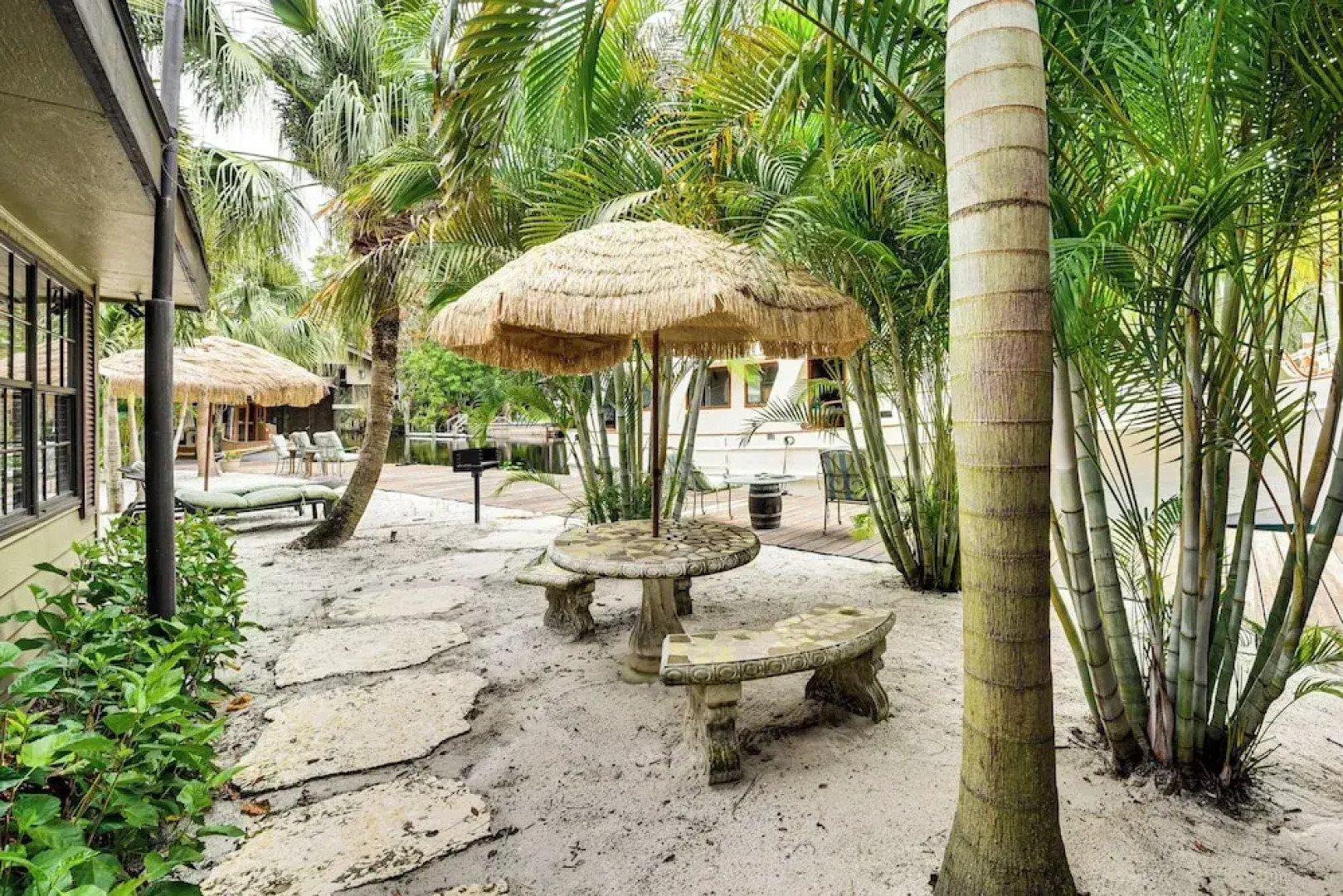 Sandy Shore & Multi-boat Dock! St Johns River Home
