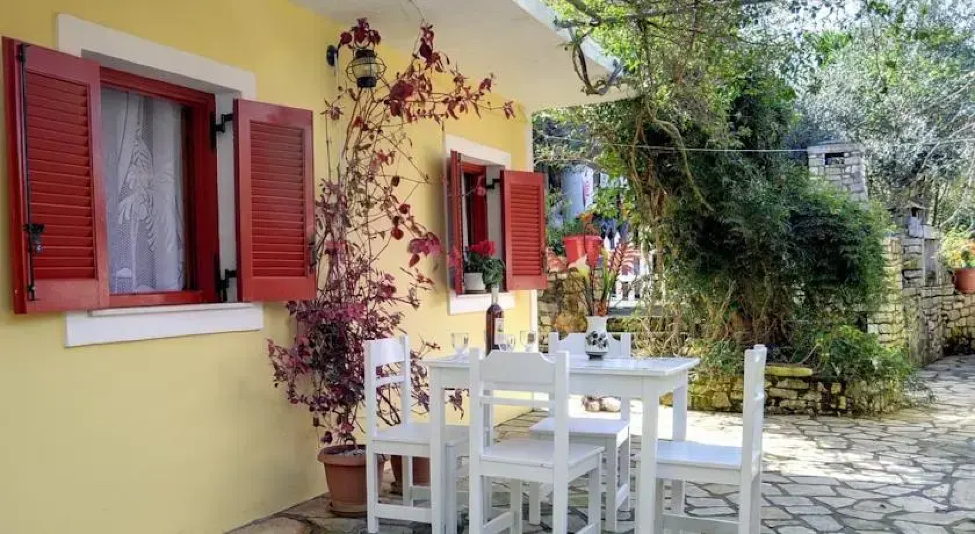 Rea & Soula Apartments