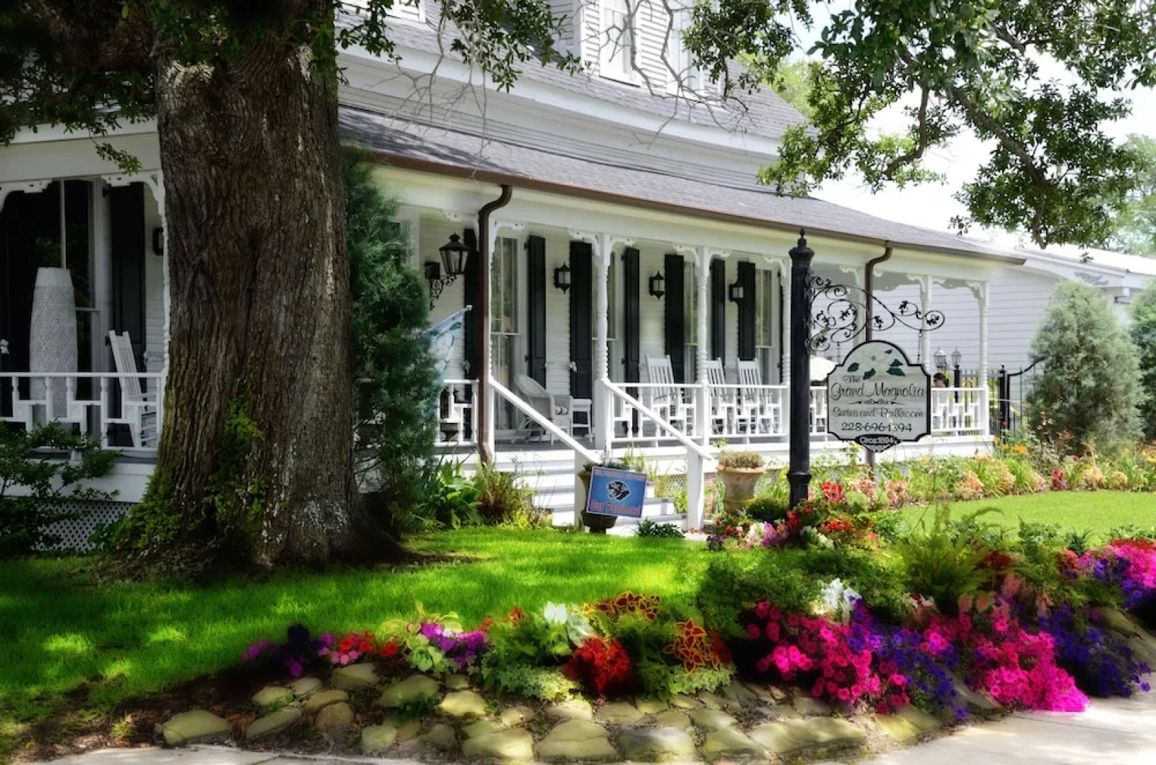 The Grand Magnolia Ballroom & Suites