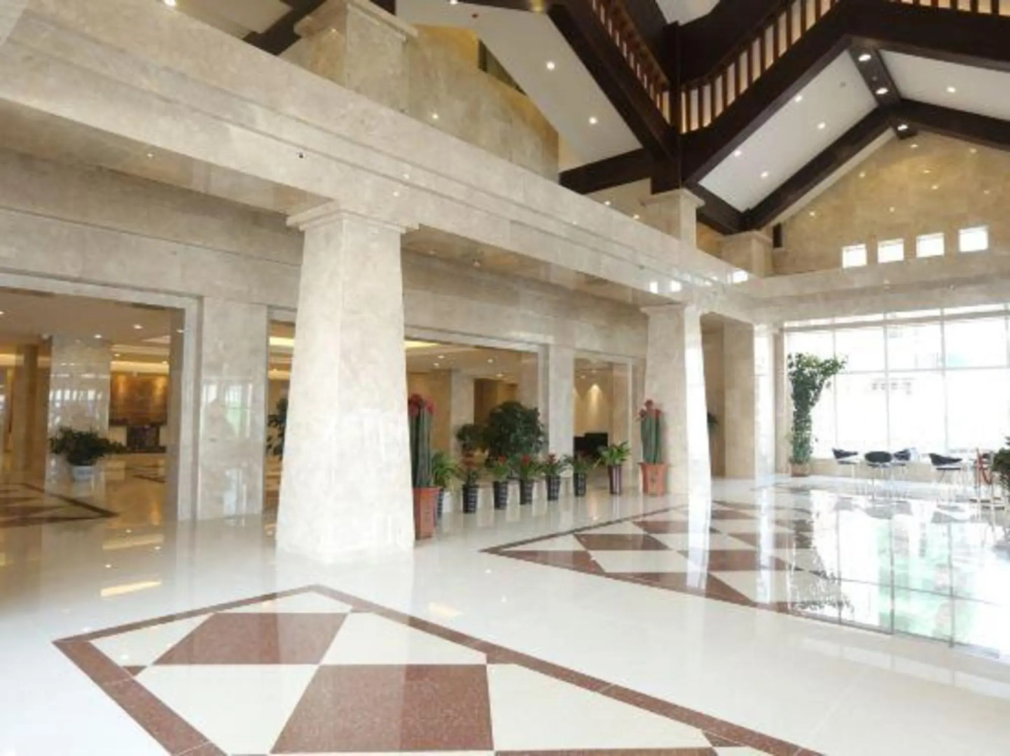 One Mountain One Blue Ecological Theme Hotel (Changbaishan High Speed Rail Station)