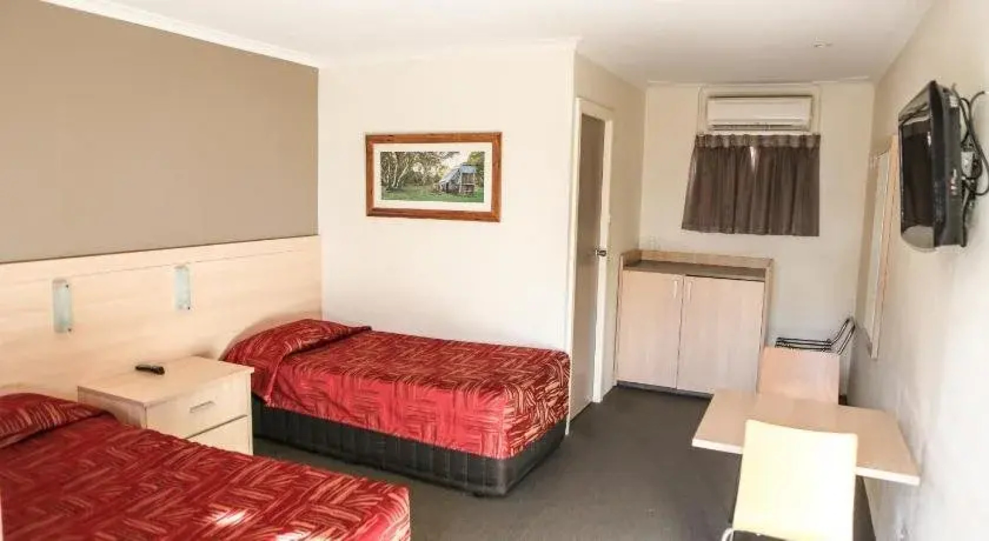 Hotel Canobolas Motel & Units