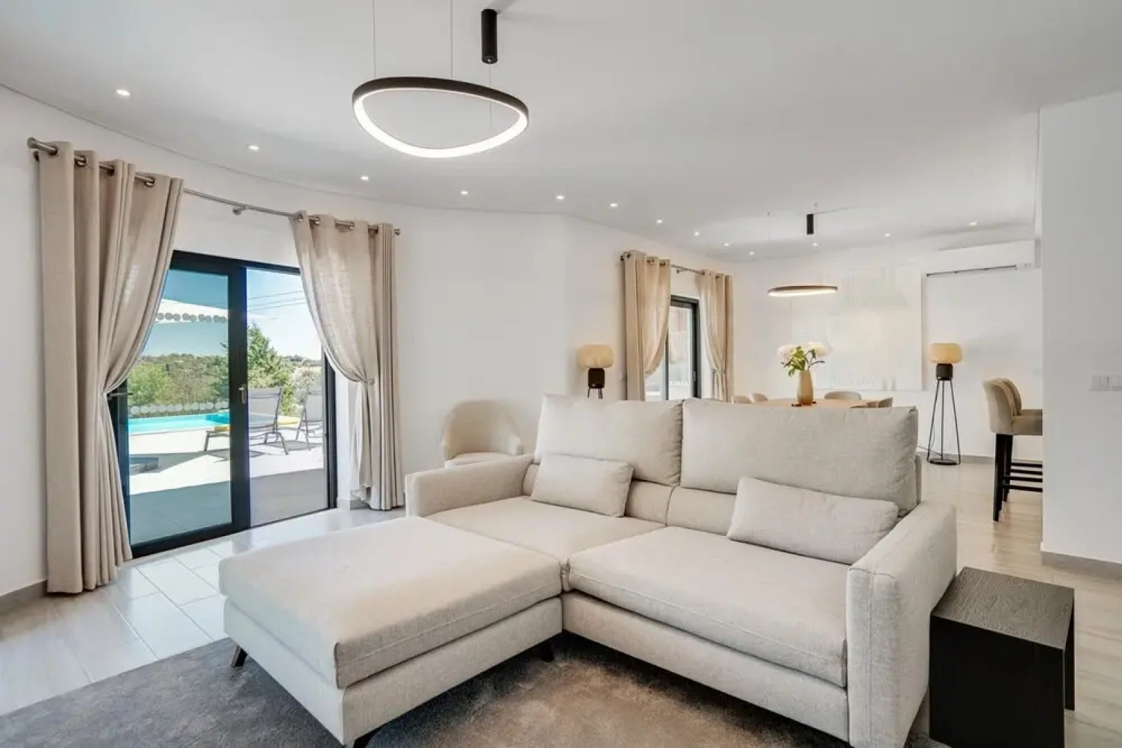 Luxurious 4 bed Villa in Loul