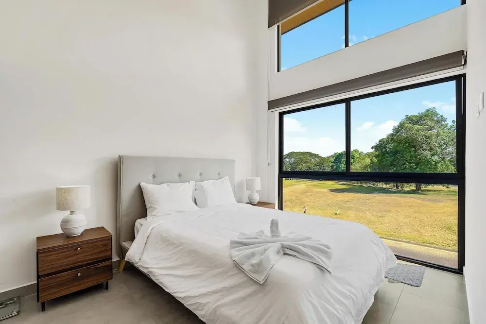 8 min walk to Beach Pool & Golf