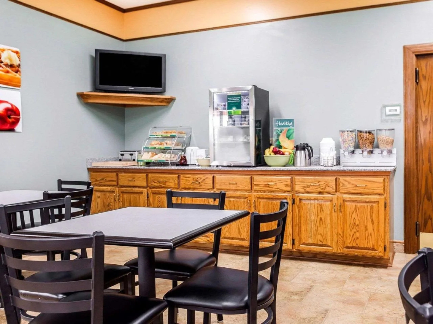 Suburban Studios Kansas City Airport North